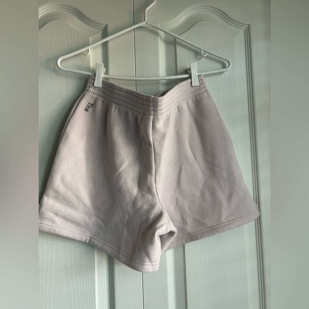 aritzia sweatshorts - Picture 2 of 4
